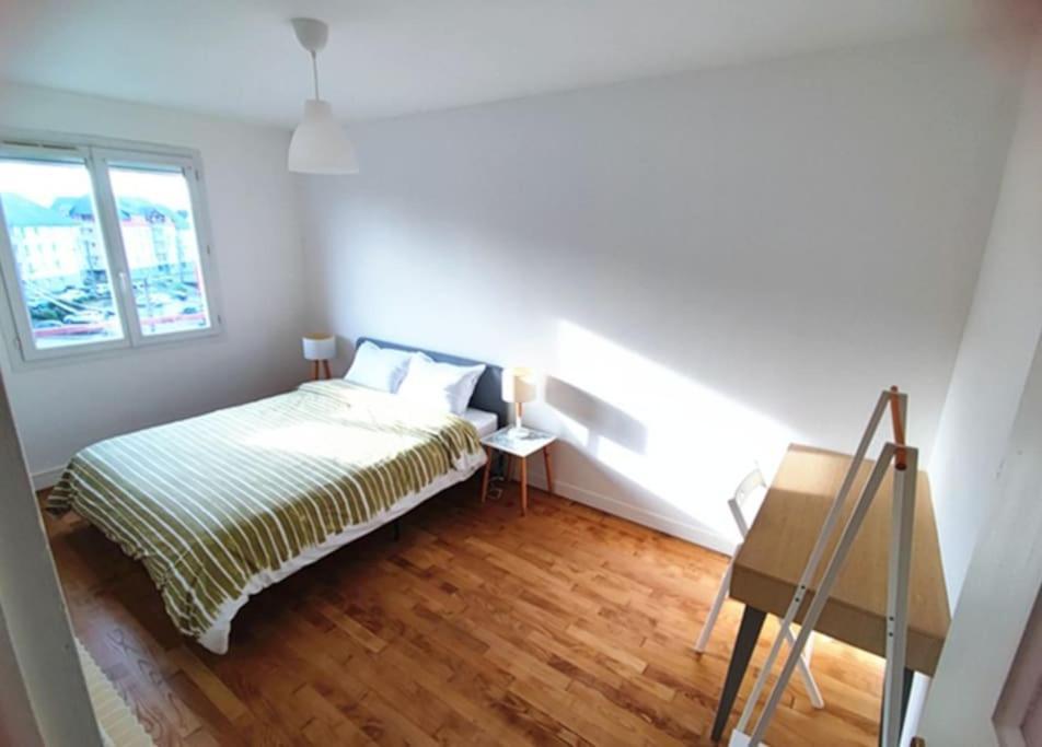 Appartement 76M2 Lumineux Centre Ville Garage Prive 3Ieme Etage Sans Ascenseur Fougeres Exterior photo